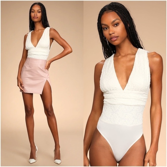 LULU’S Sweetest Romance Ivory Lace Sleeveless Bodysuit - Picture 1 of 4